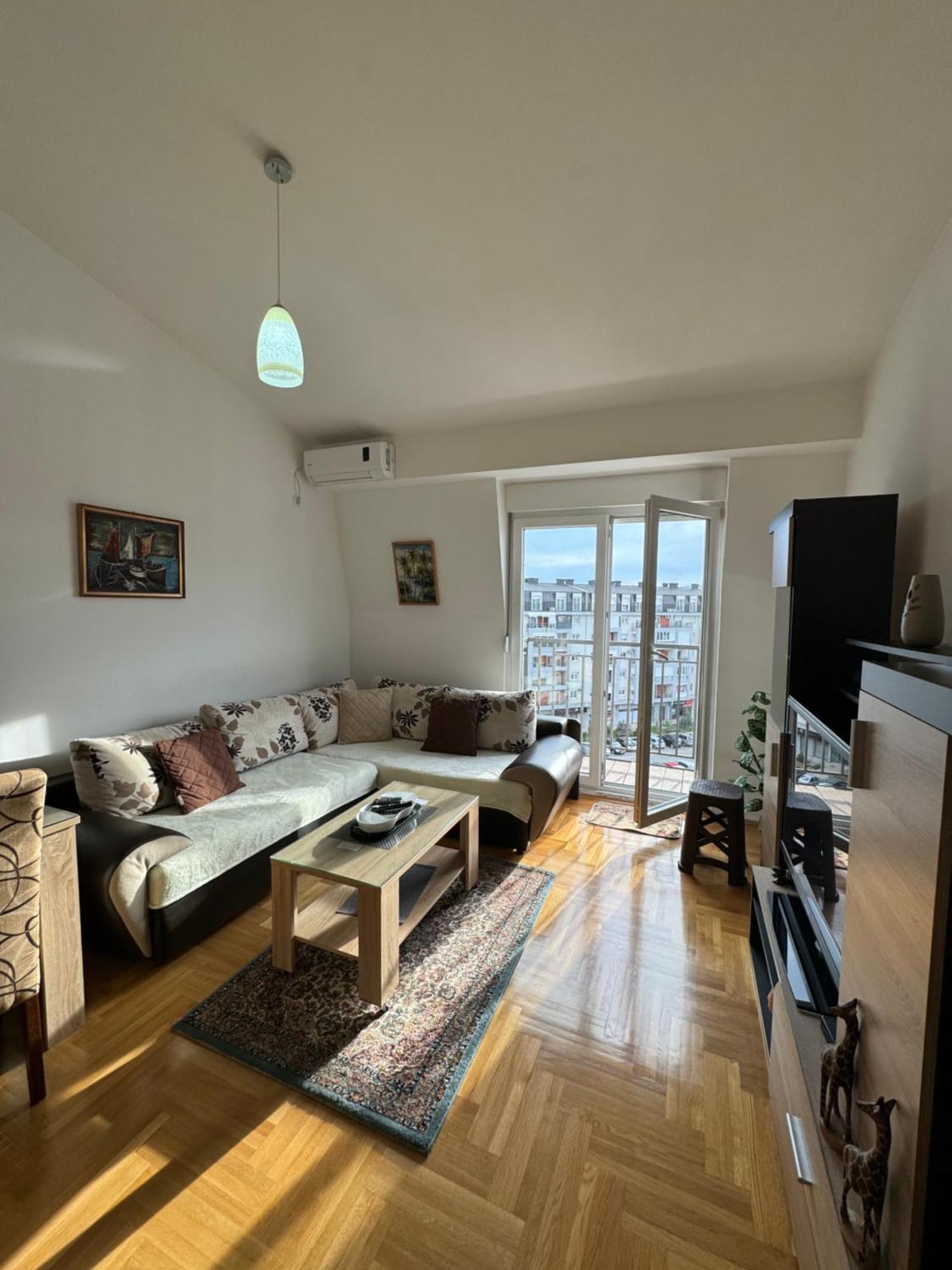 Apartment 50 ポドゴリツァ エクステリア 写真